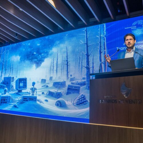 Apresentador no púlpito